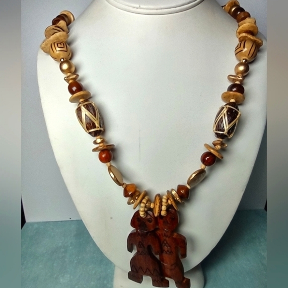 👍 5 for $20 Vintage Carved Painted Wood Beads &  People Pendants - Picture 1 of 8
